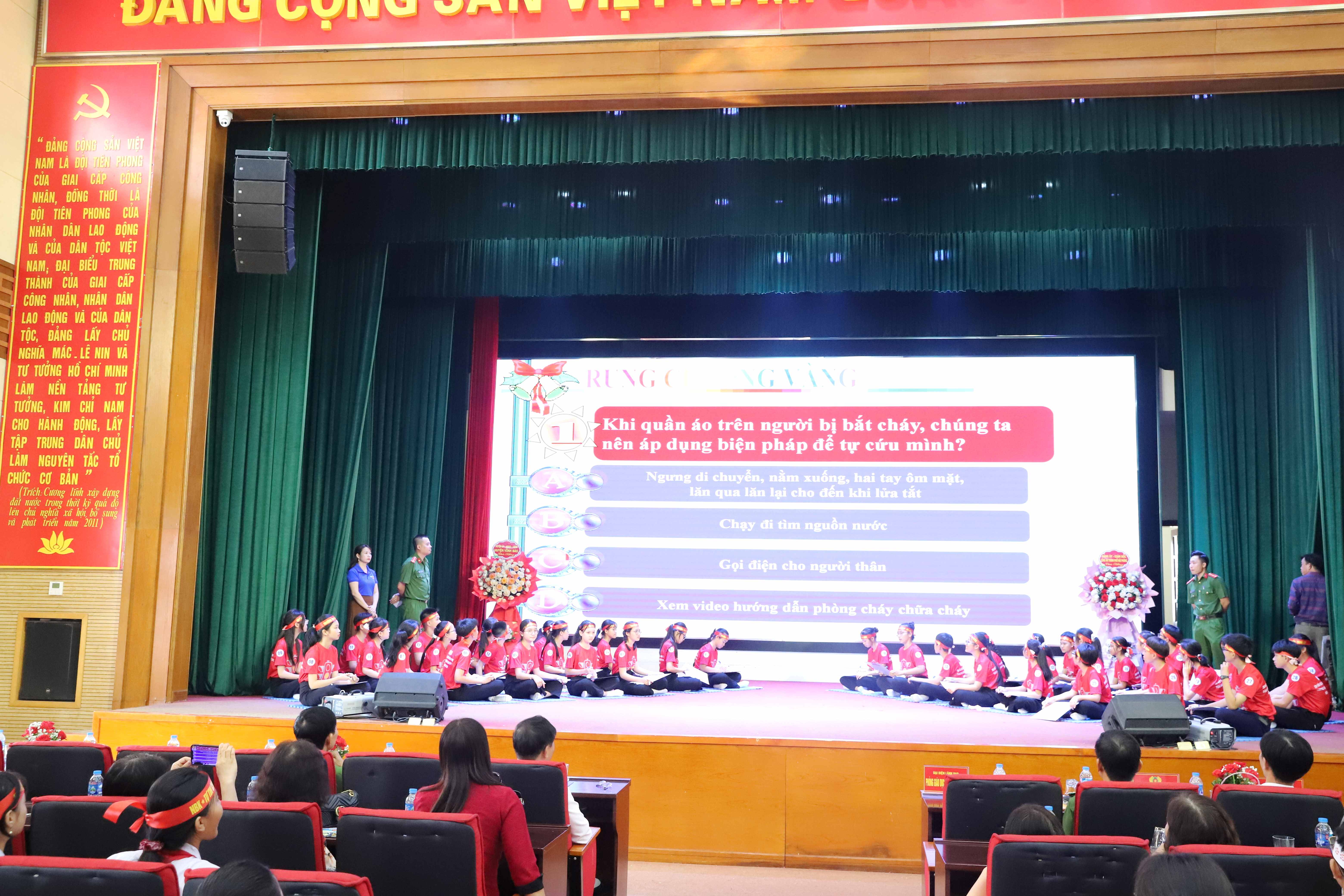 Hội thi “Rung chuông vàng” tìm hiểu Luật Giao thông đường bộ, Luật phòng, chống Ma tuý, Luật Phòng cháy chữa cháy